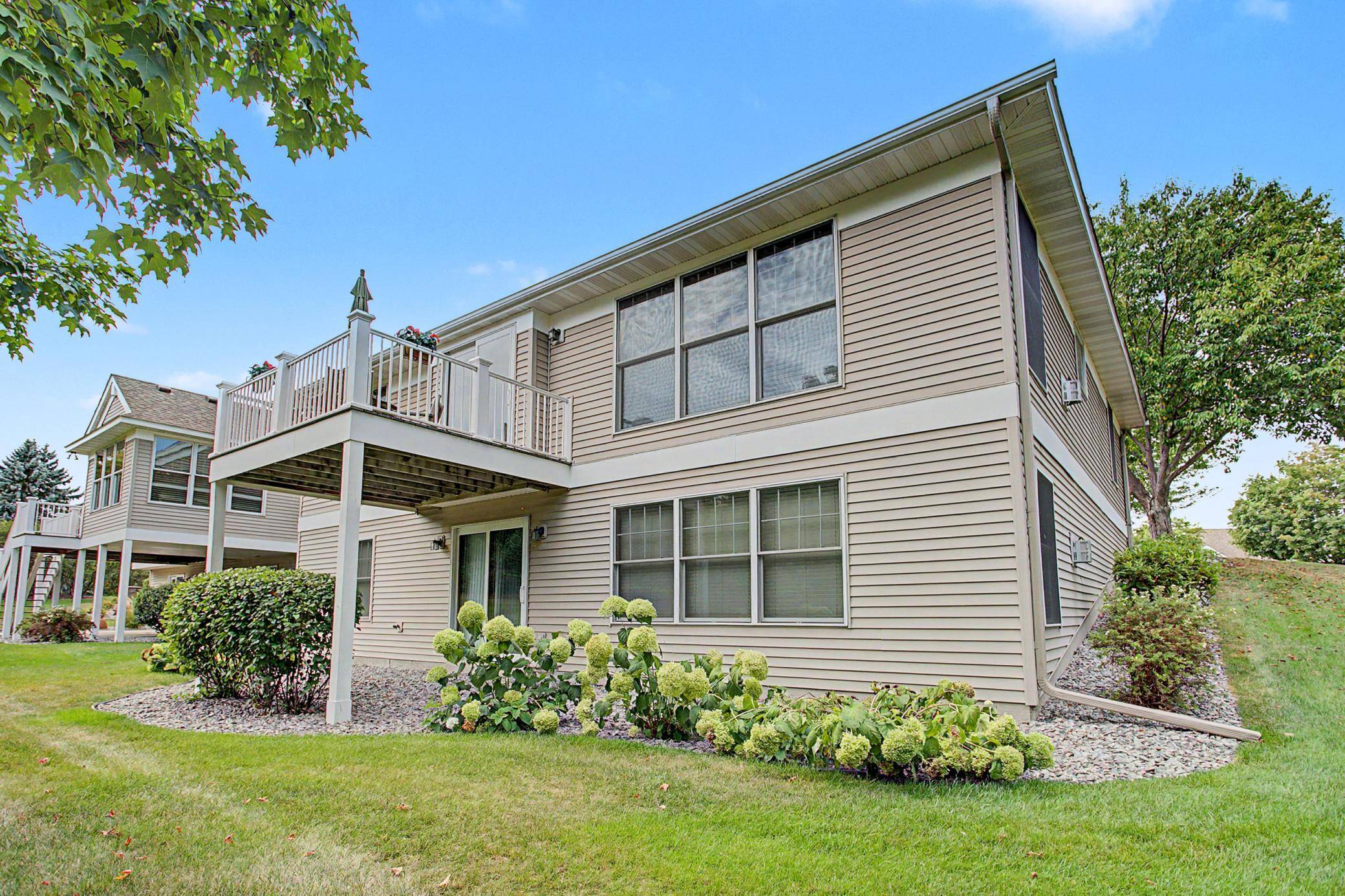 9753 Wedgewood CIR, Woodbury, MN 55125