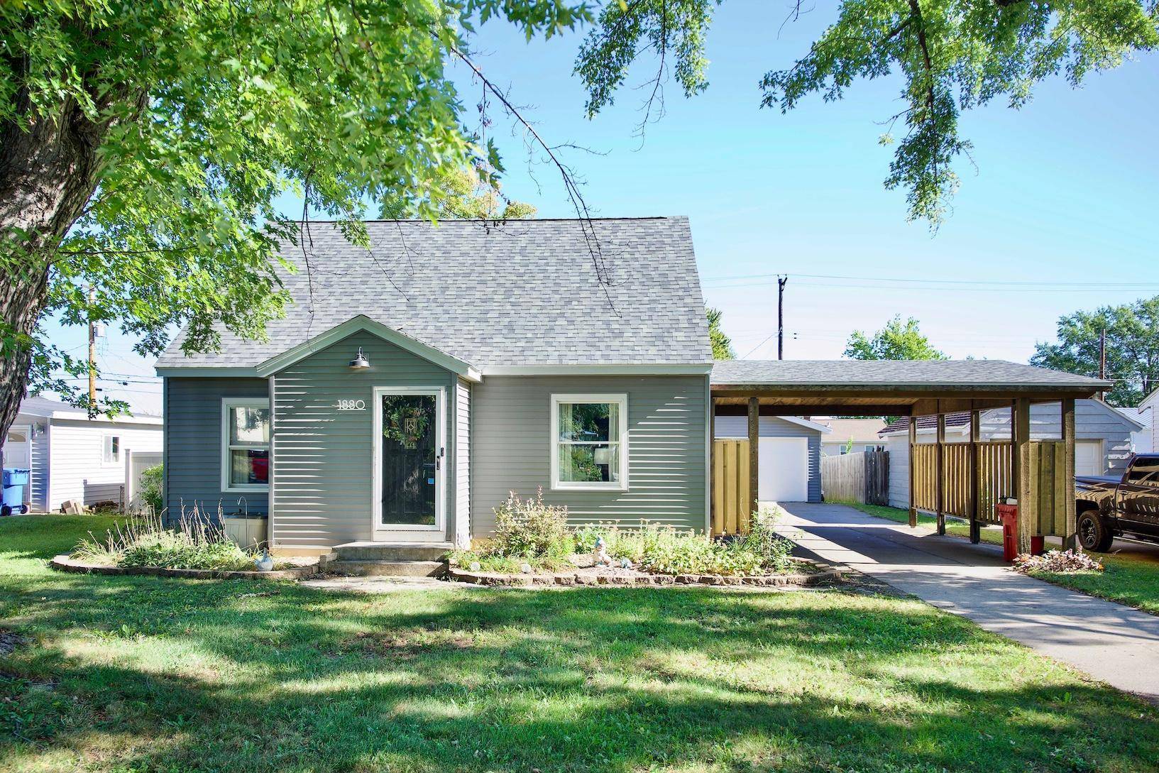 1880 W 5th ST, Winona, MN 55987