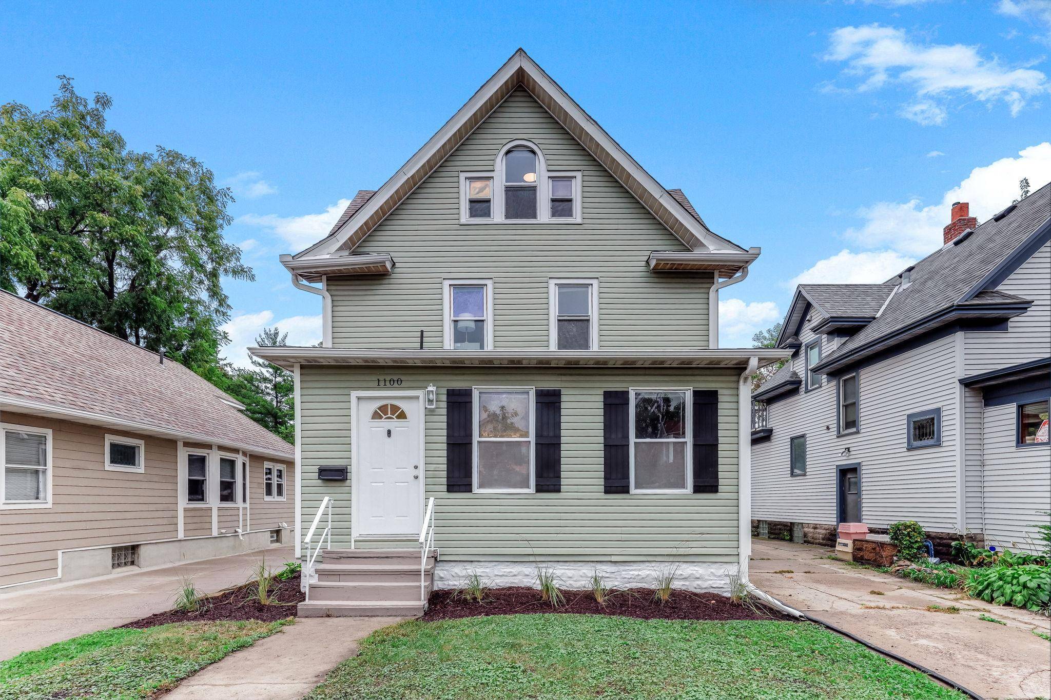 1100 12th AVE SE, Minneapolis, MN 55414