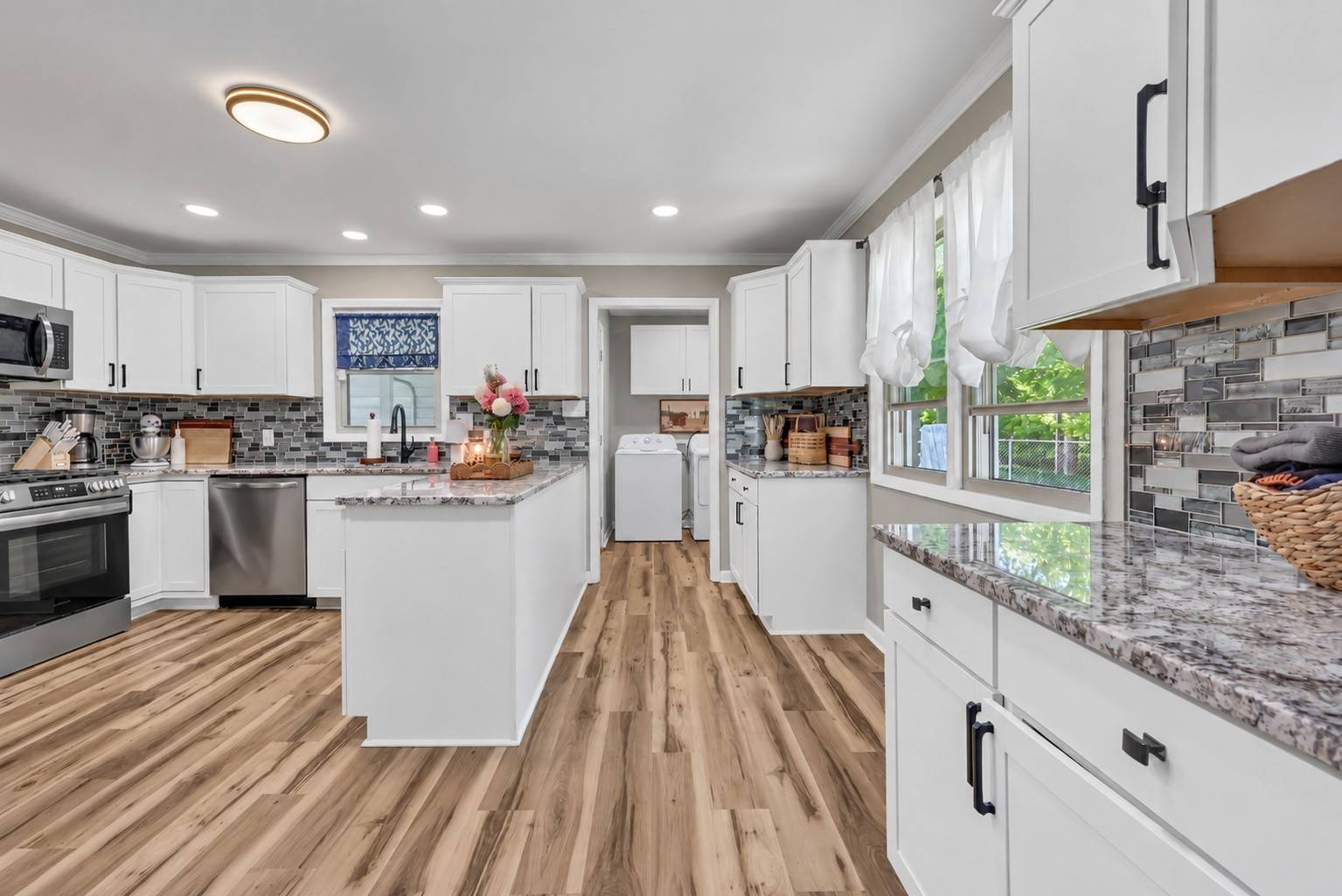 300 Donna Dr, Hopkinsville, KY 42240