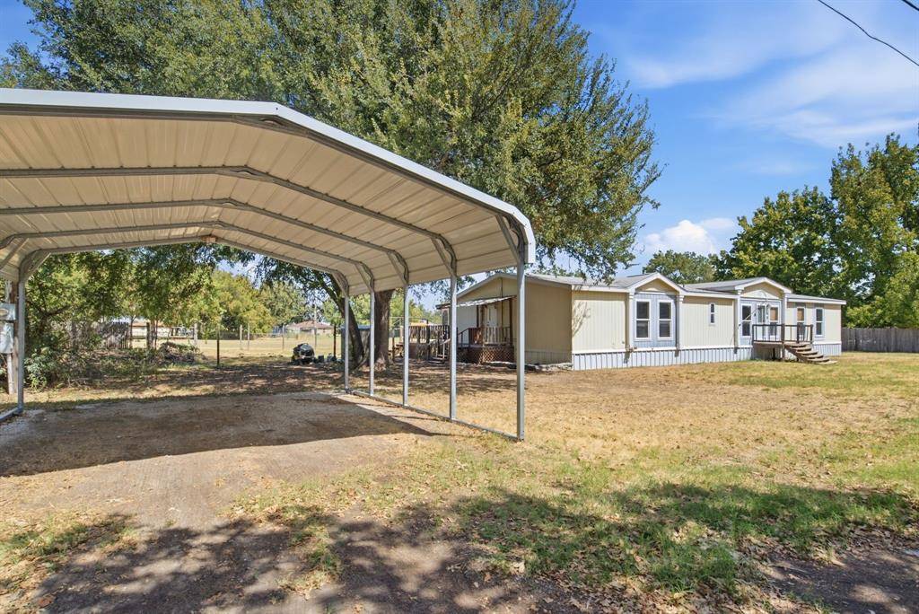 105 Apache Street, Lipan, TX 76462