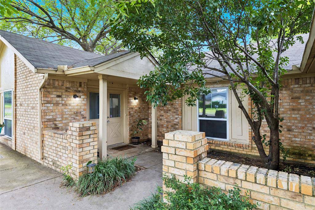 1016 Hazelwood Drive, Mansfield, TX 76063