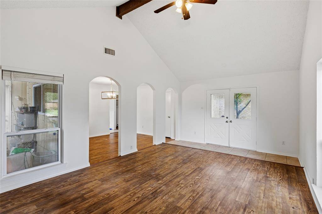 1016 Hazelwood Drive, Mansfield, TX 76063