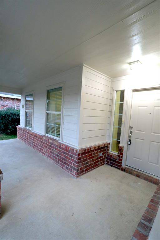 1000 Warbler Lane, Aubrey, TX 76227