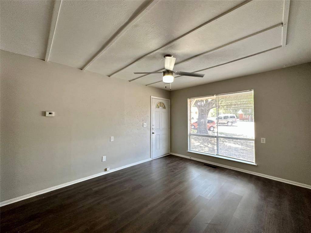 6404 Waynewood Court, Fort Worth, TX 76135