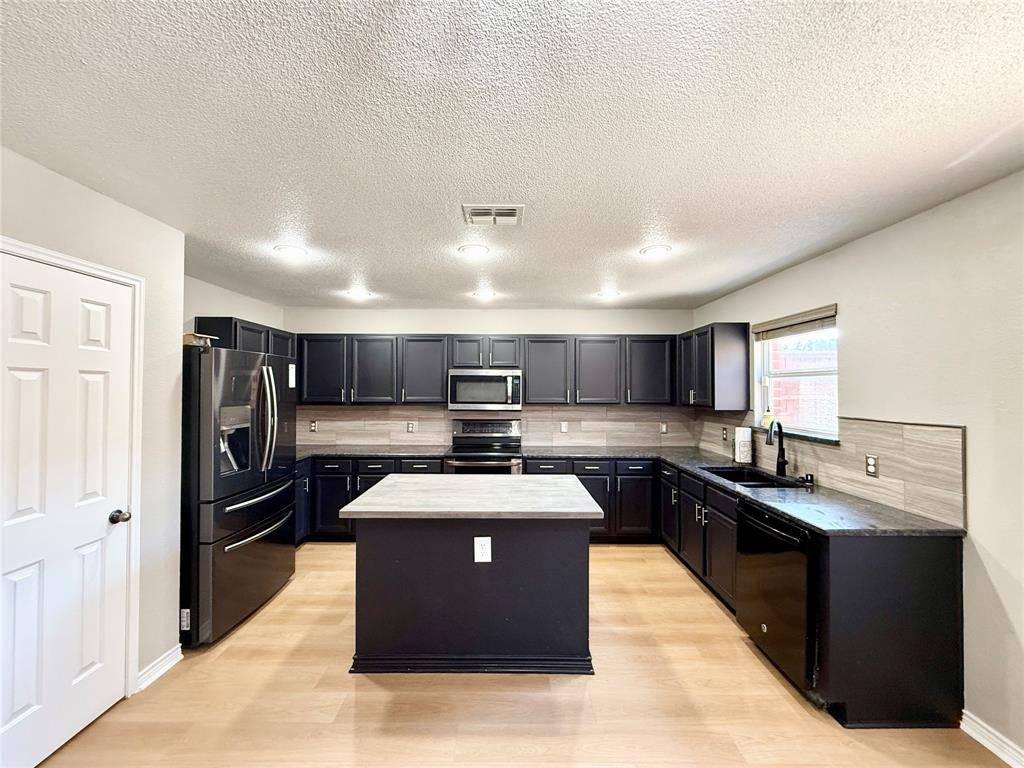 1930 Bishop Hill, Little Elm, TX 75036