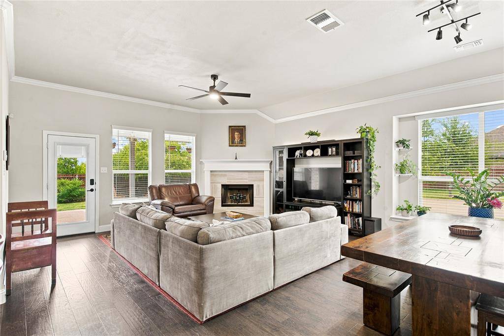 1612 Tyler Street, Waxahachie, TX 75165