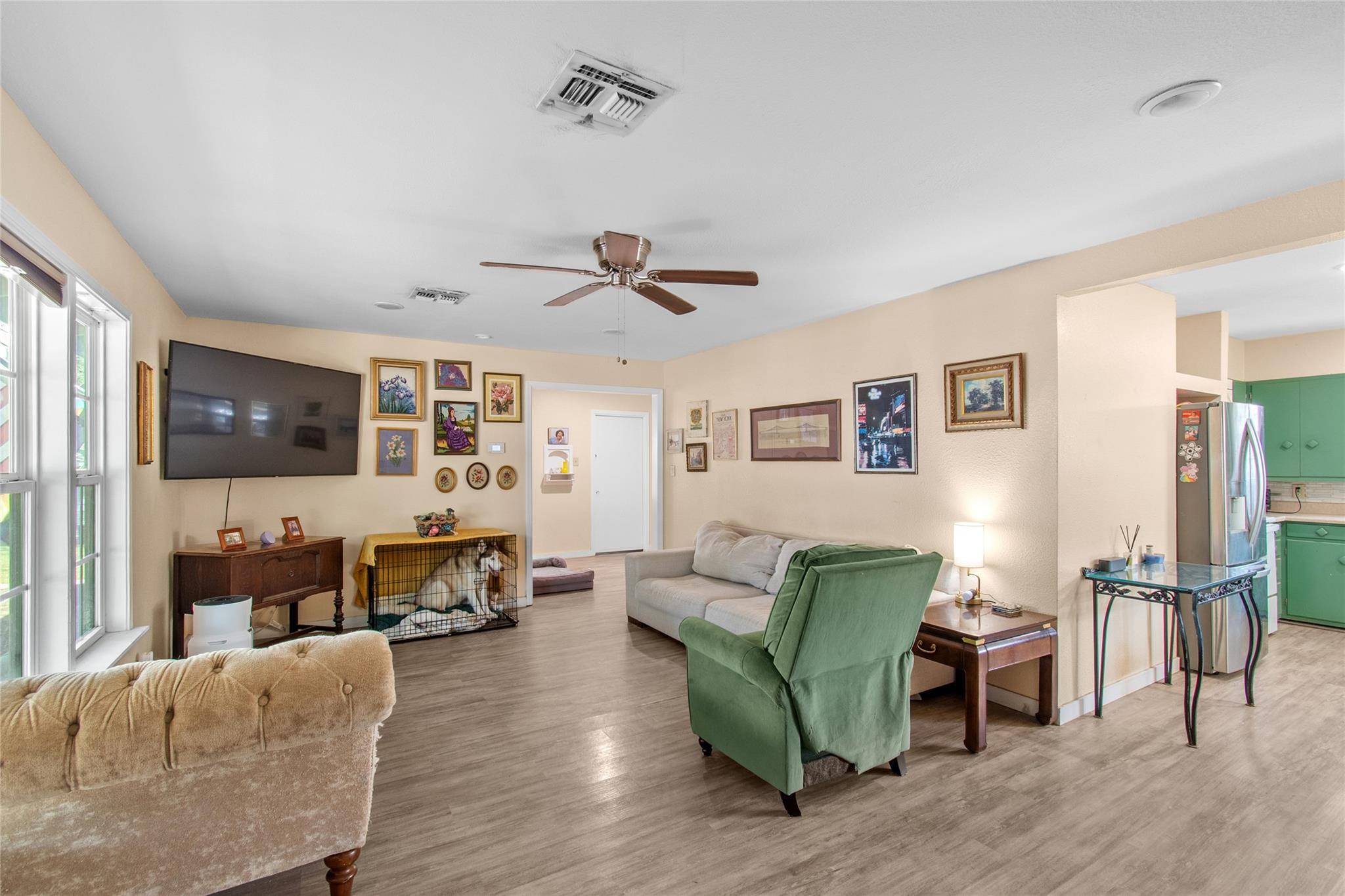 1004 Baumgarten ST, Schulenburg, TX 78956