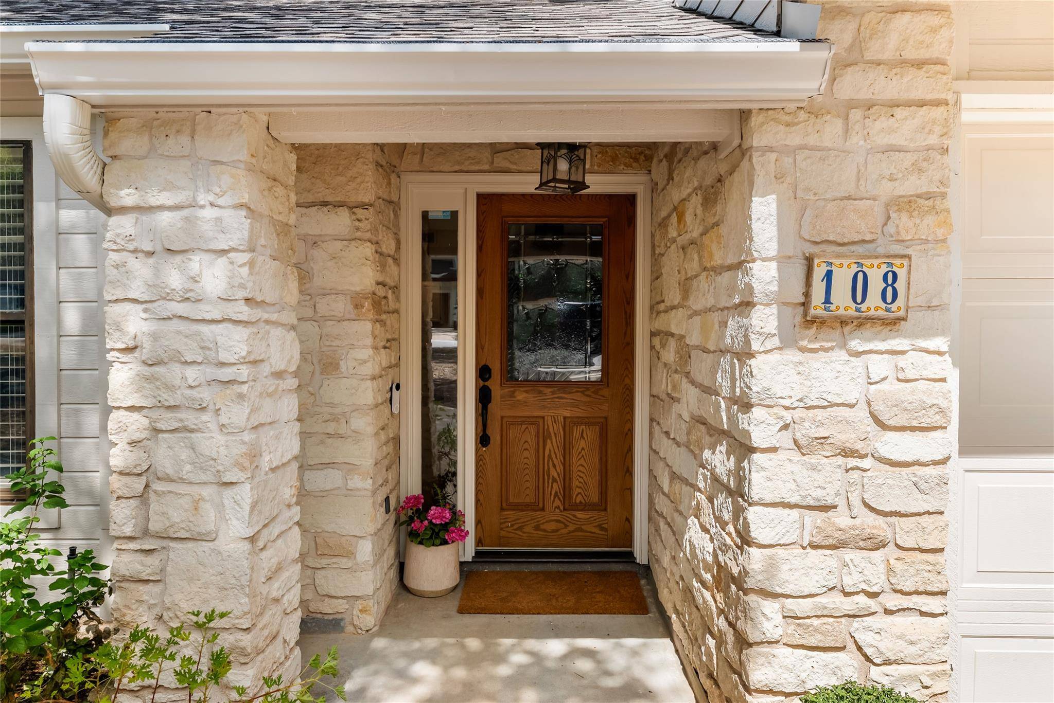 108 W SPRING DR, West Lake Hills, TX 78746