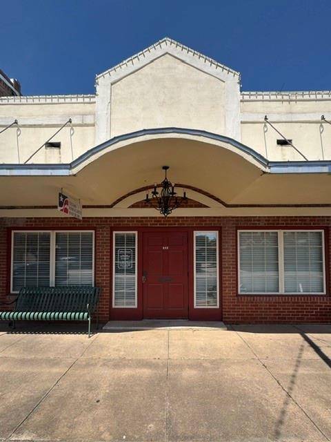 305 Main ST, Smithville, TX 78957