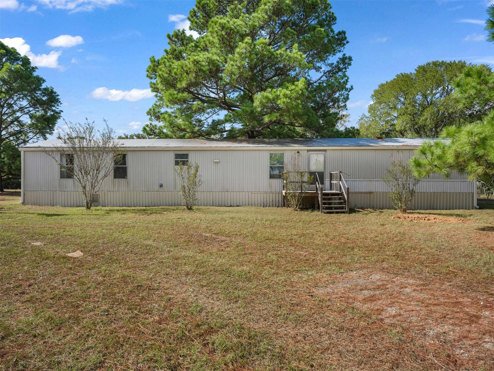 133 Pine Valley LOOP, Smithville, TX 78957