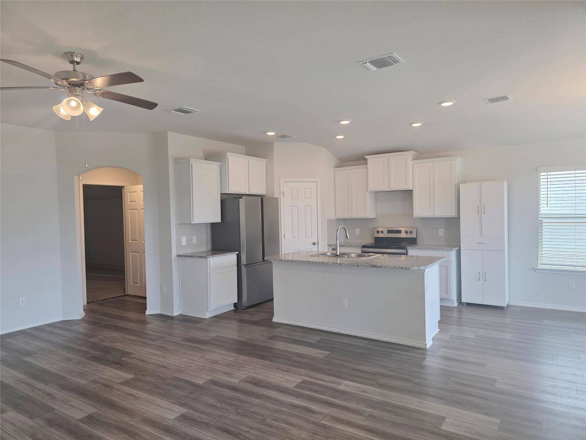 109 Akston CT, Jarrell, TX 76537