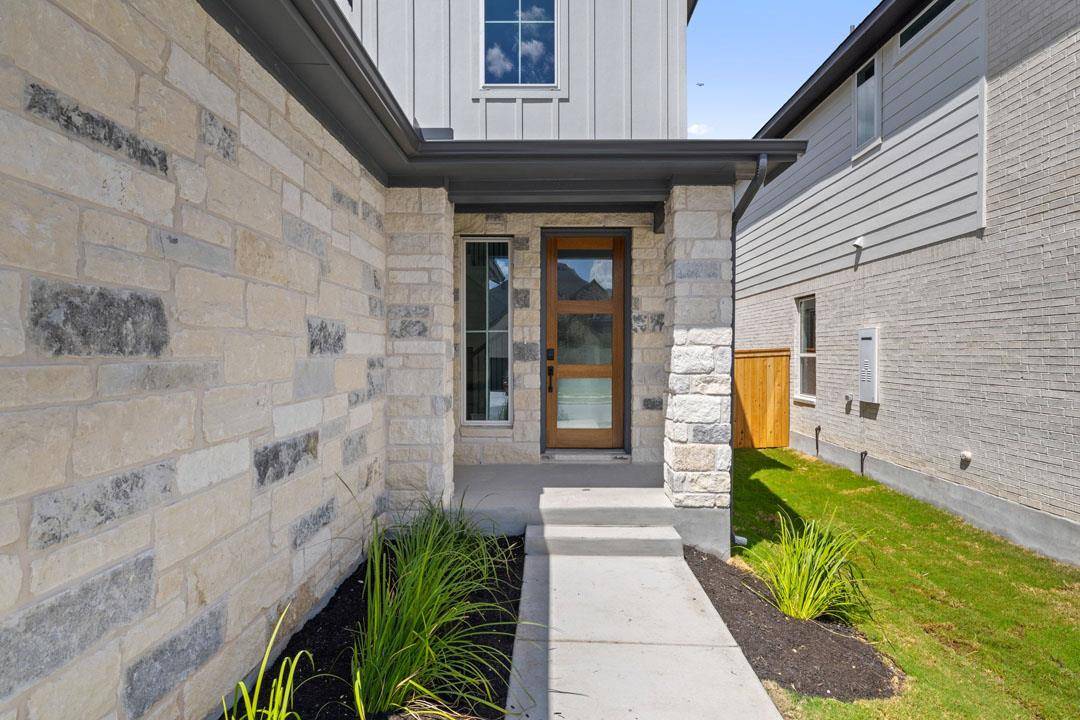592 Darley Oak Drive, Dripping Springs, TX 78620