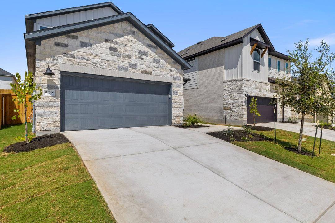 592 Darley Oak Drive, Dripping Springs, TX 78620