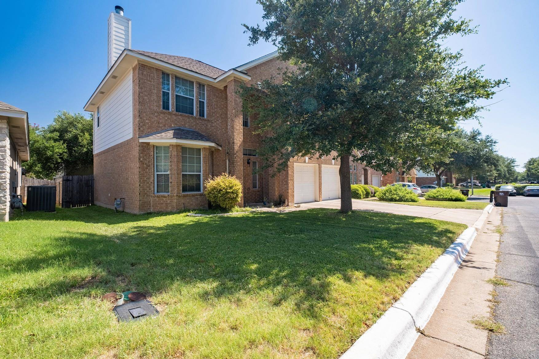 1726 Rosenborough LN, Round Rock, TX 78665