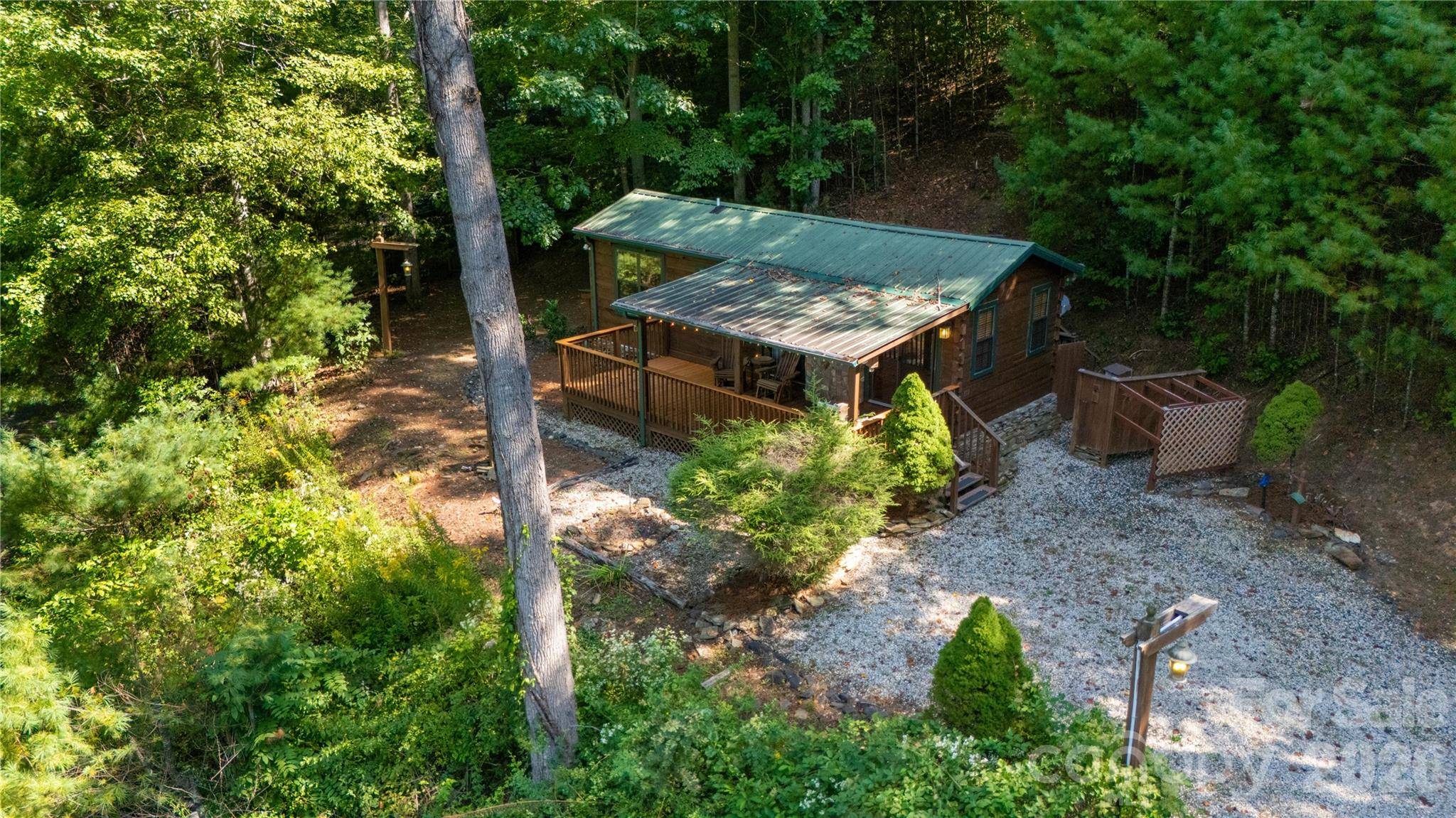 319 Dancing Leaf LN, Bakersville, NC 28705