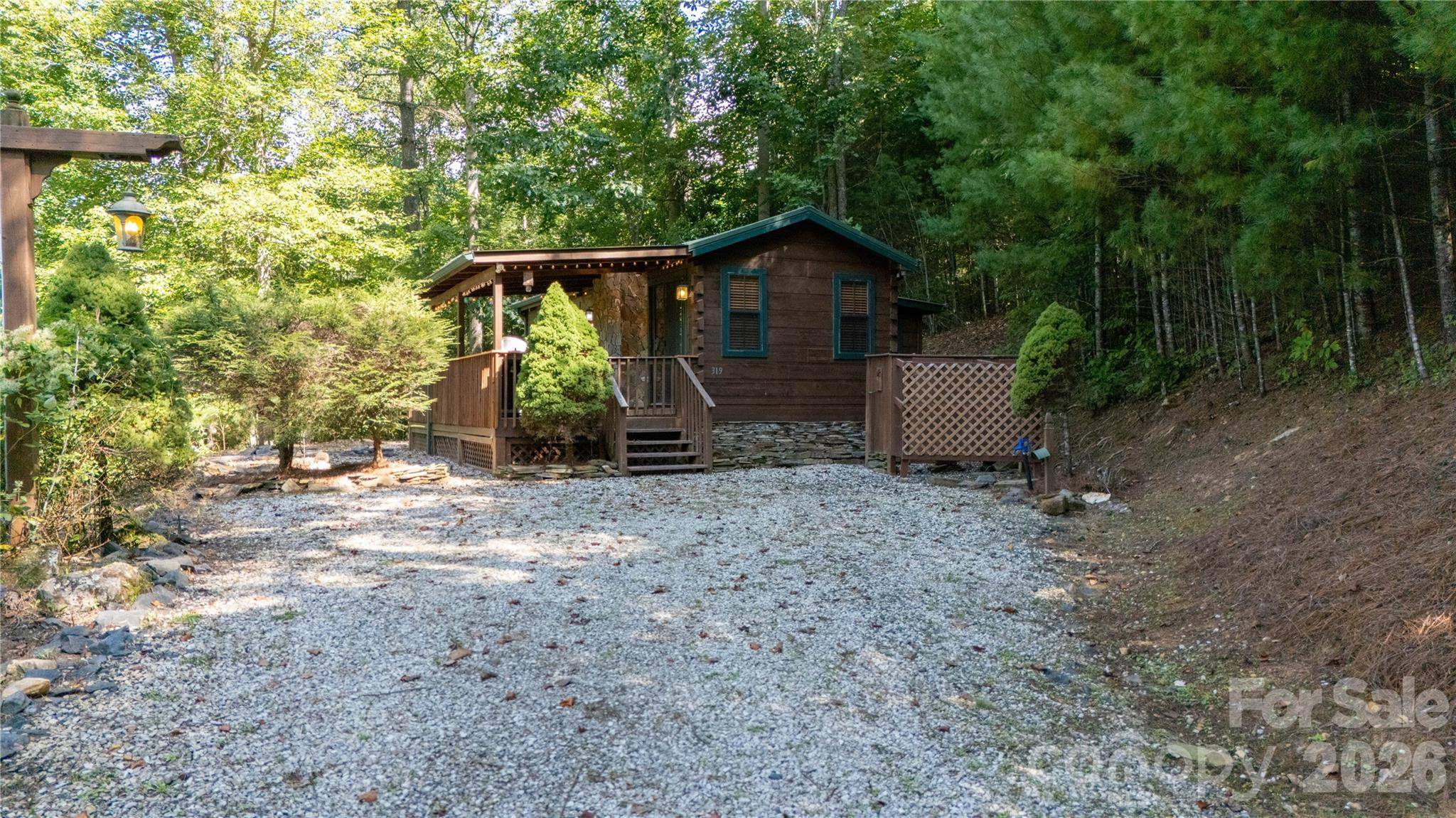 319 Dancing Leaf LN, Bakersville, NC 28705
