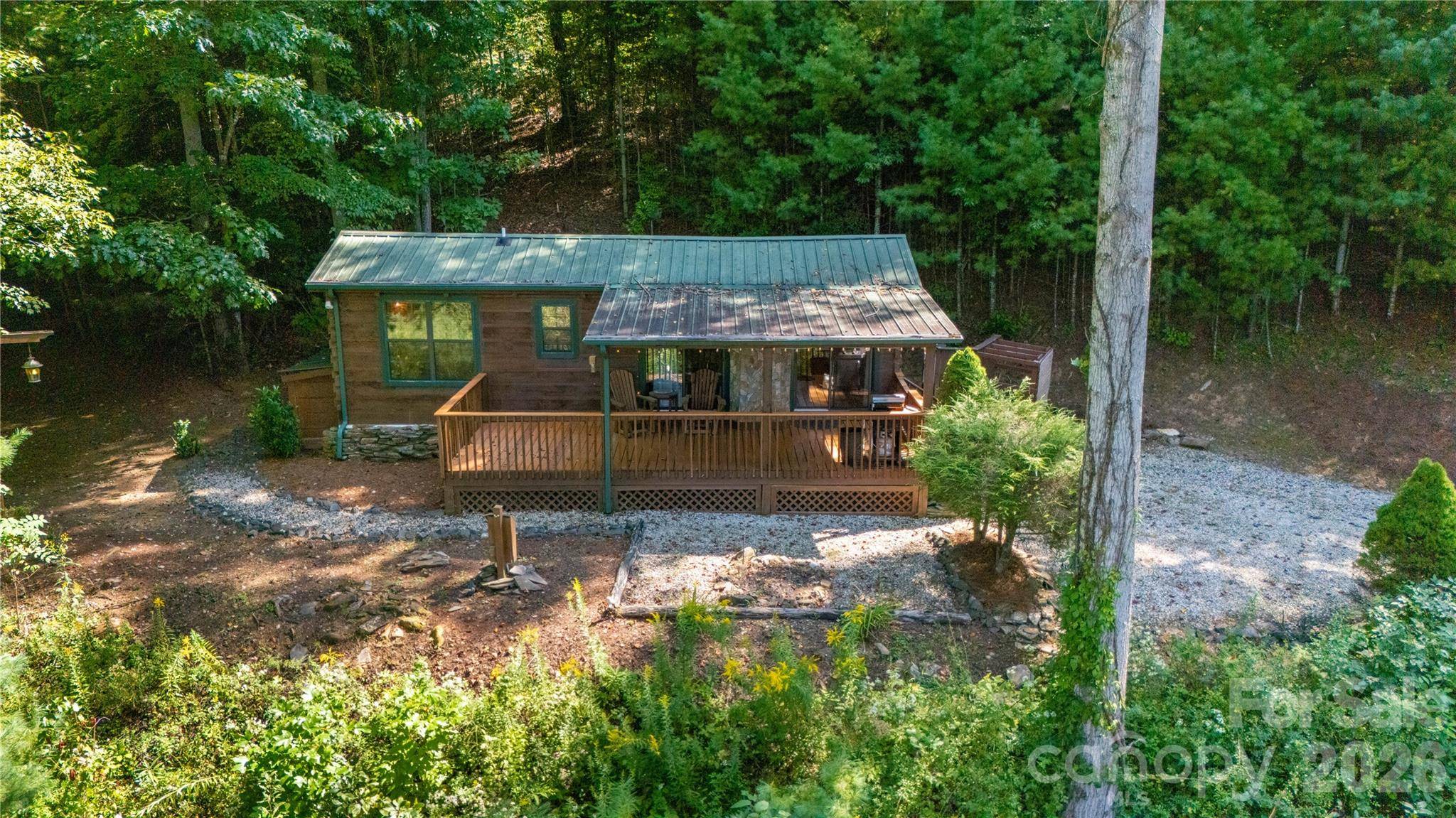 319 Dancing Leaf LN, Bakersville, NC 28705