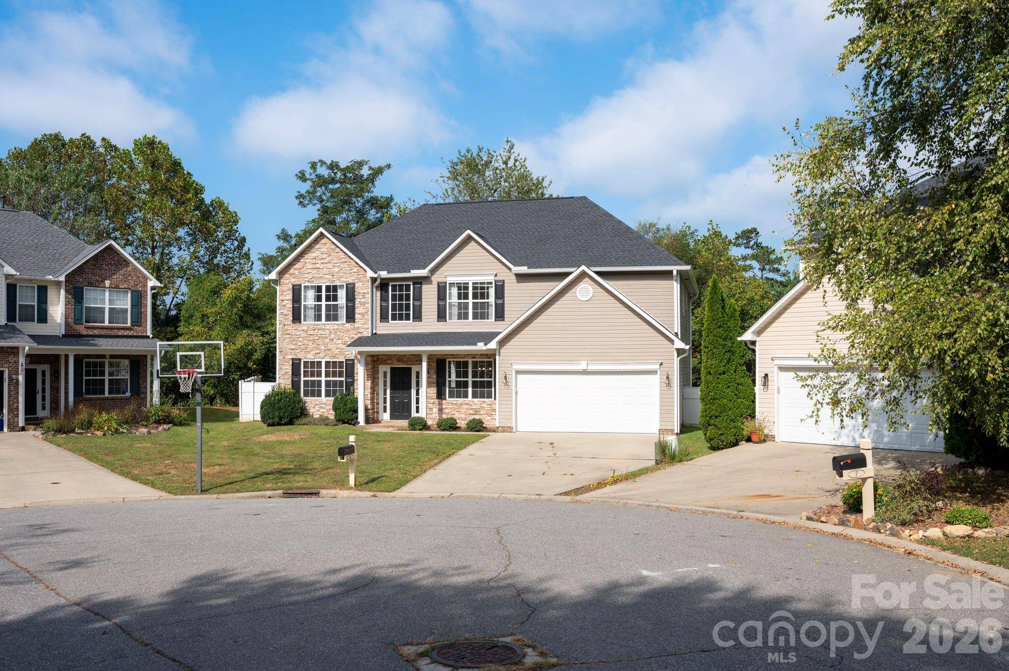 9 Carraway CT, Asheville, NC 28804
