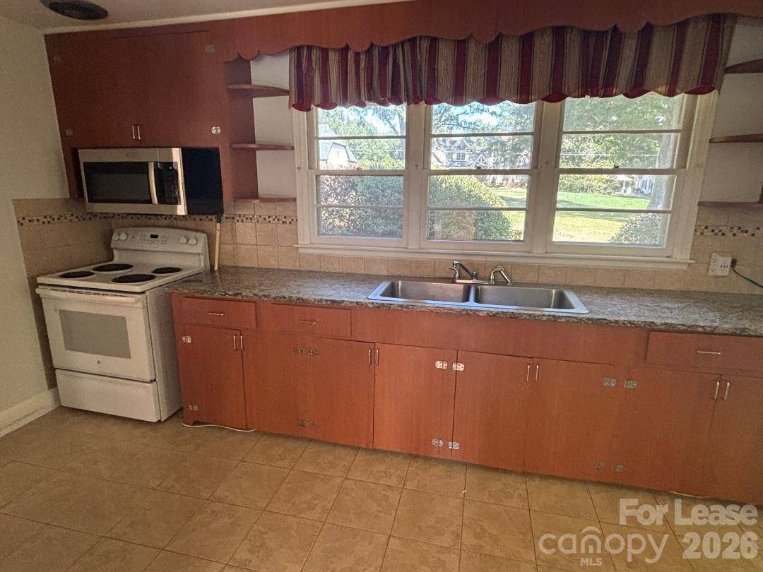 6038 Preston LN, Charlotte, NC 28270