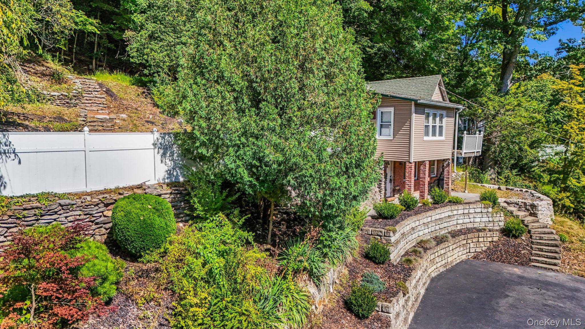 22 Harper ST, Lake Peekskill, NY 10537