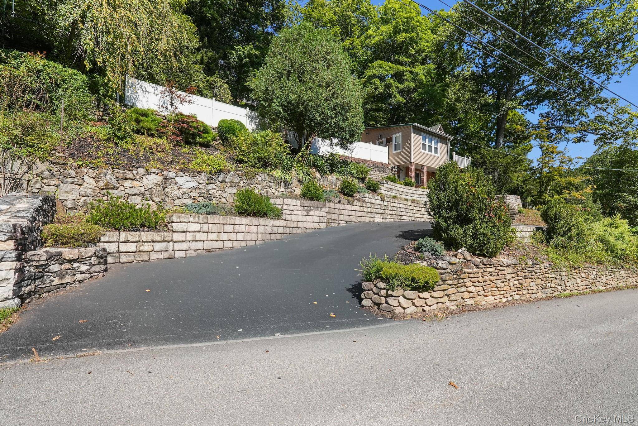 22 Harper ST, Lake Peekskill, NY 10537