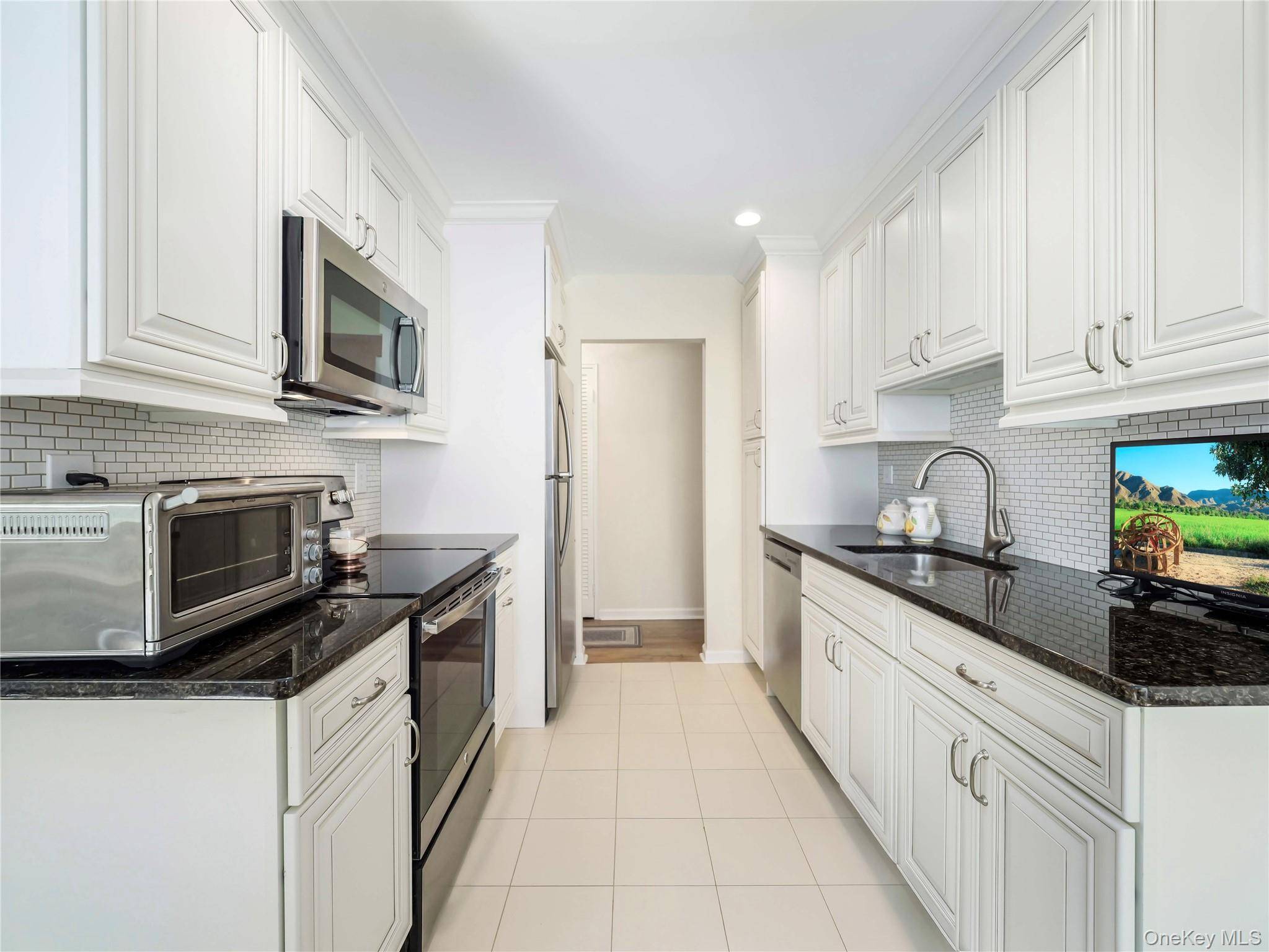 461 Sierra Vista LN, Valley Cottage, NY 10989