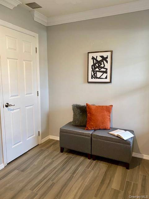 82 Pineview LN #82, Coram, NY 11727