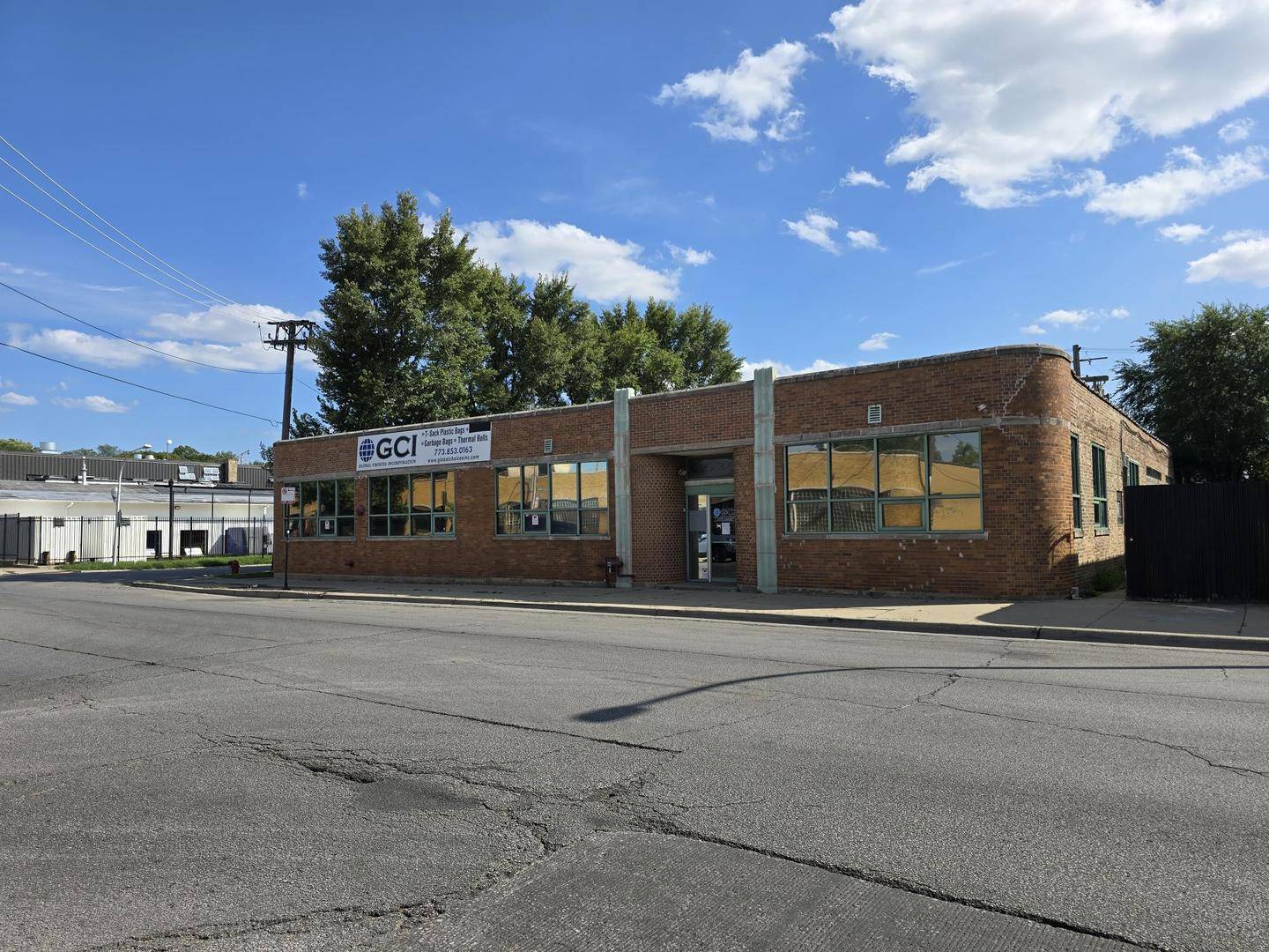 4535 W Addison ST, Chicago, IL 60641