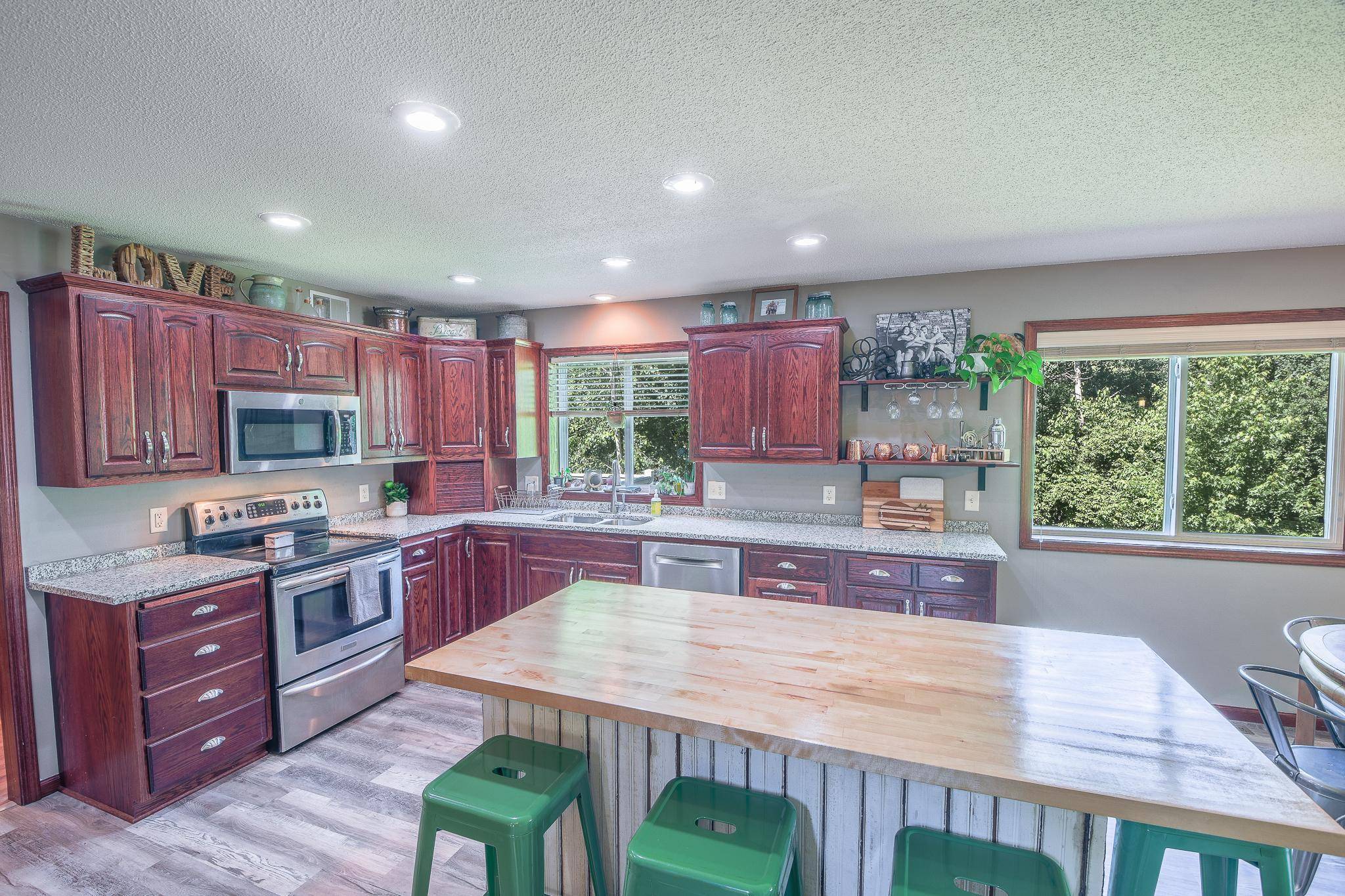 1815 Star DR, Sauk Rapids, MN 56379