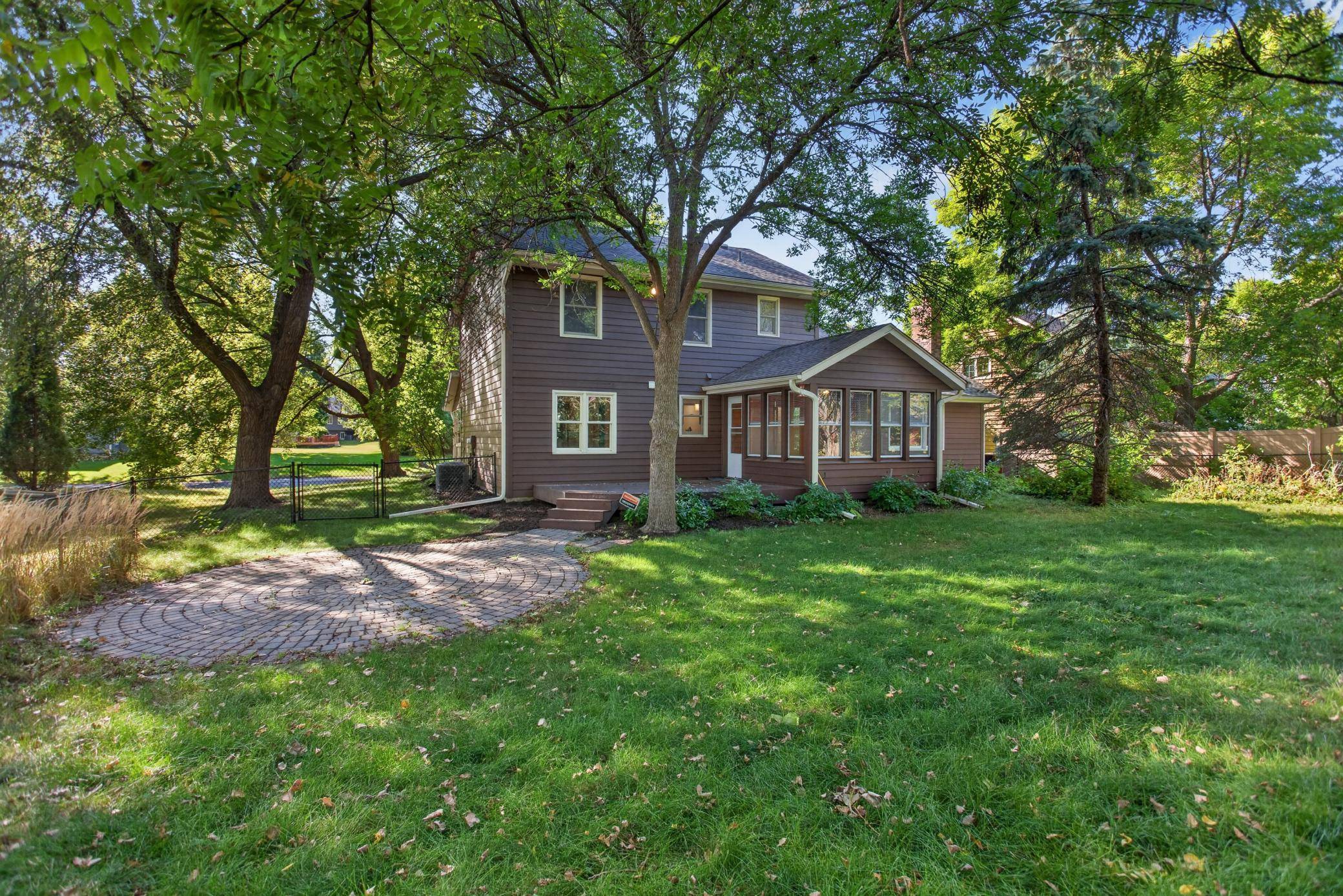 4720 Orchid LN N, Plymouth, MN 55446