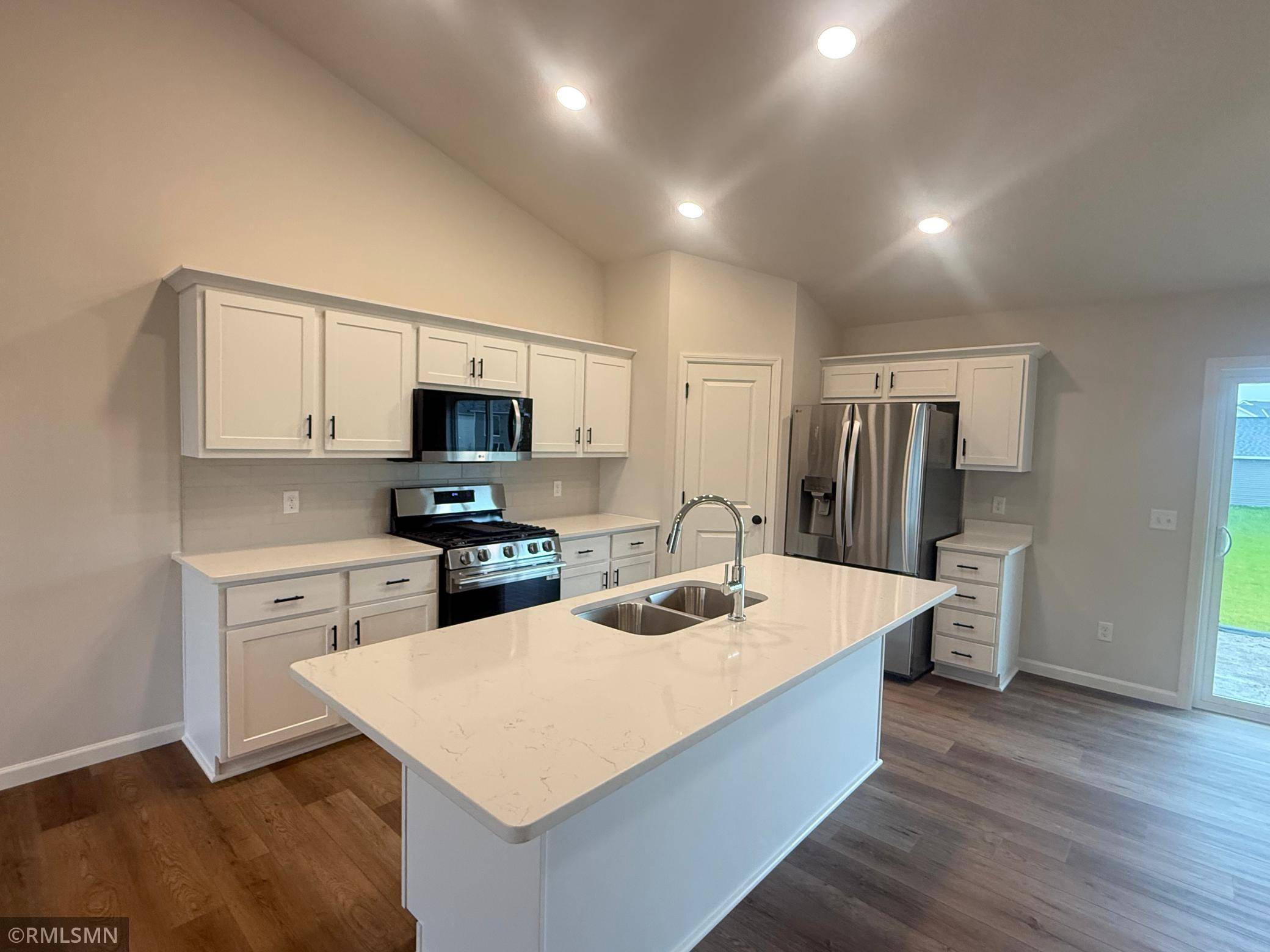 2813 Ivy AVE NE, Saint Michael, MN 55376
