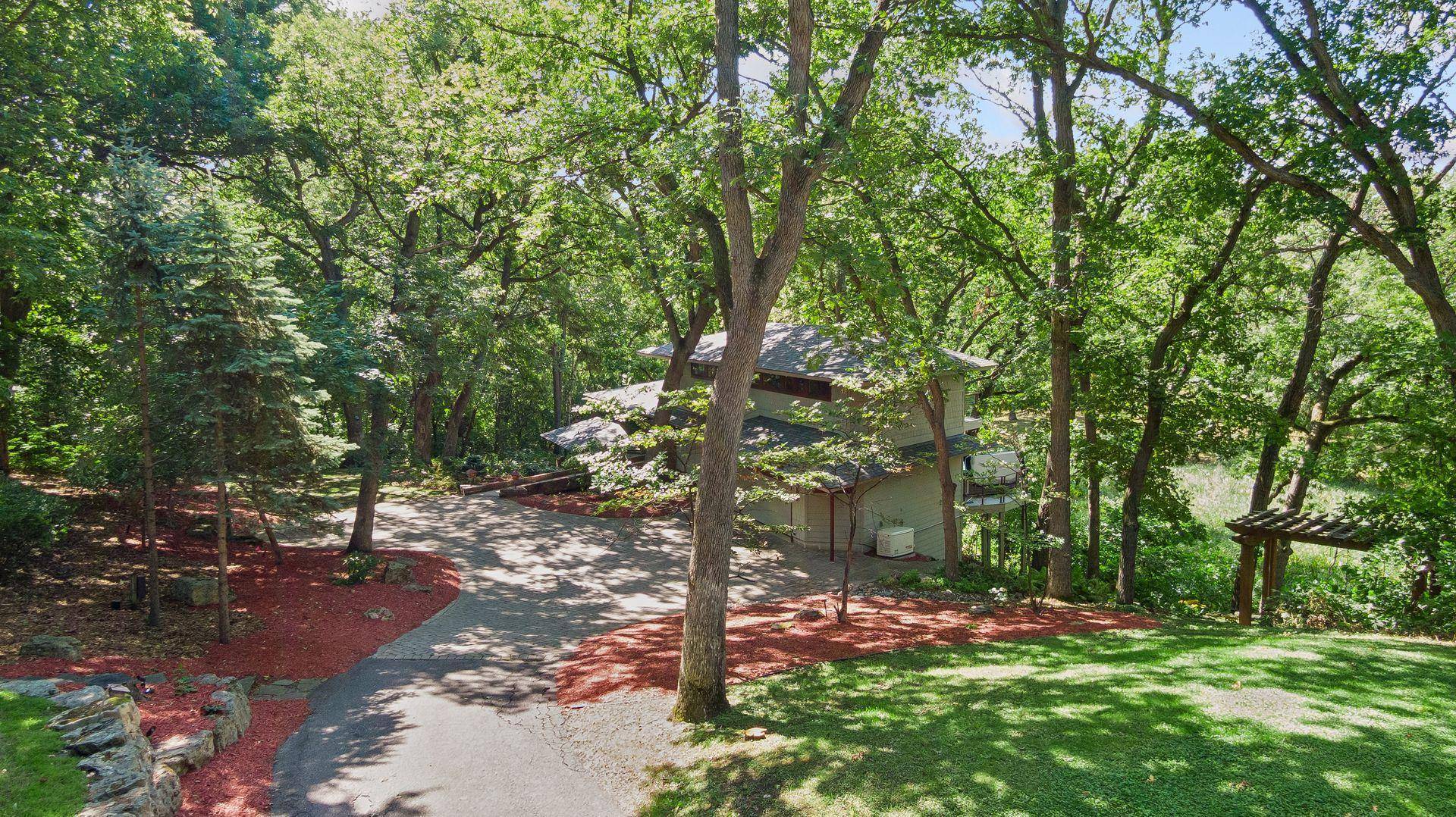 4 Thrush LN, North Oaks, MN 55127