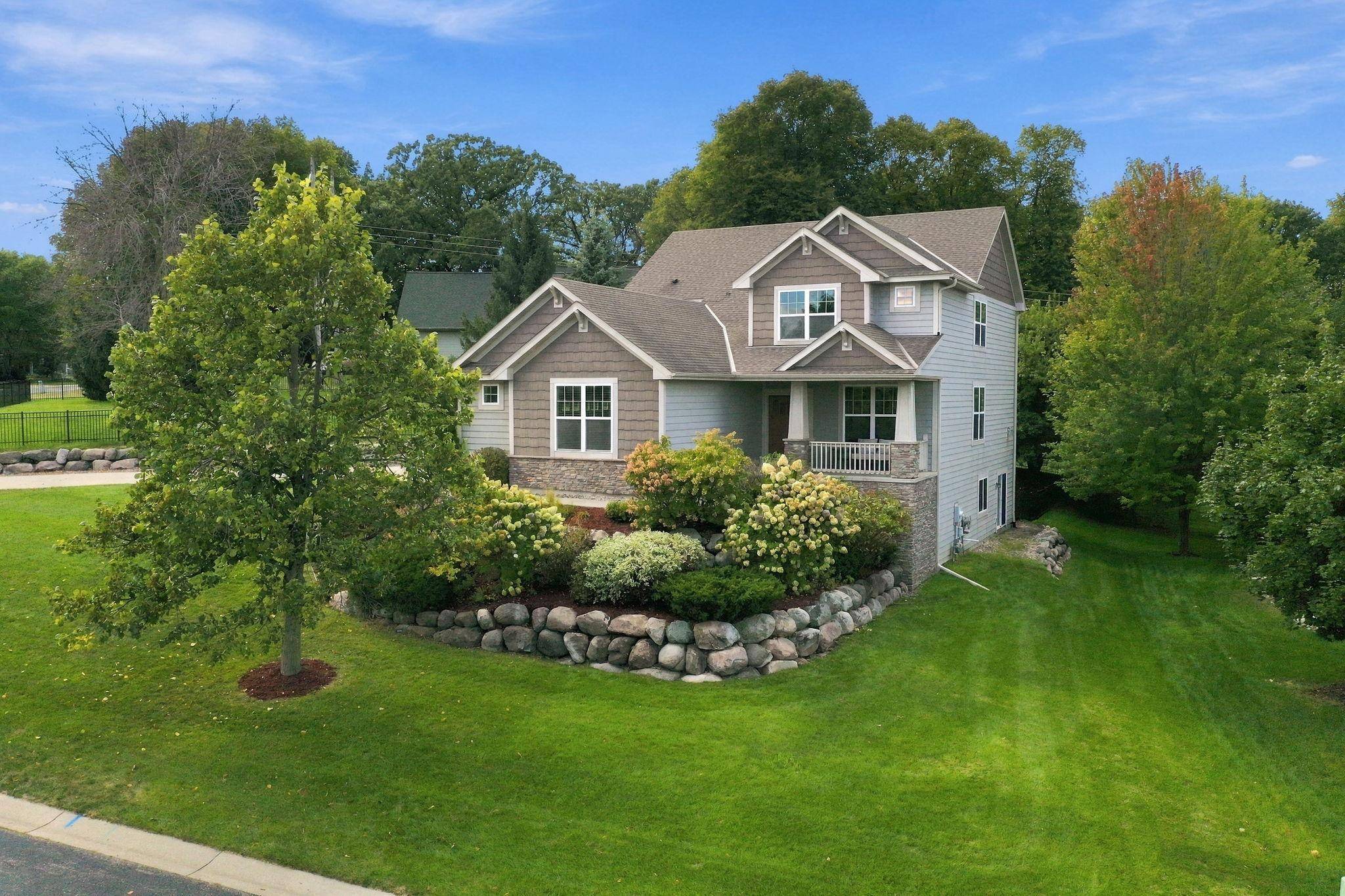 2388 Highover TRL, Chanhassen, MN 55317
