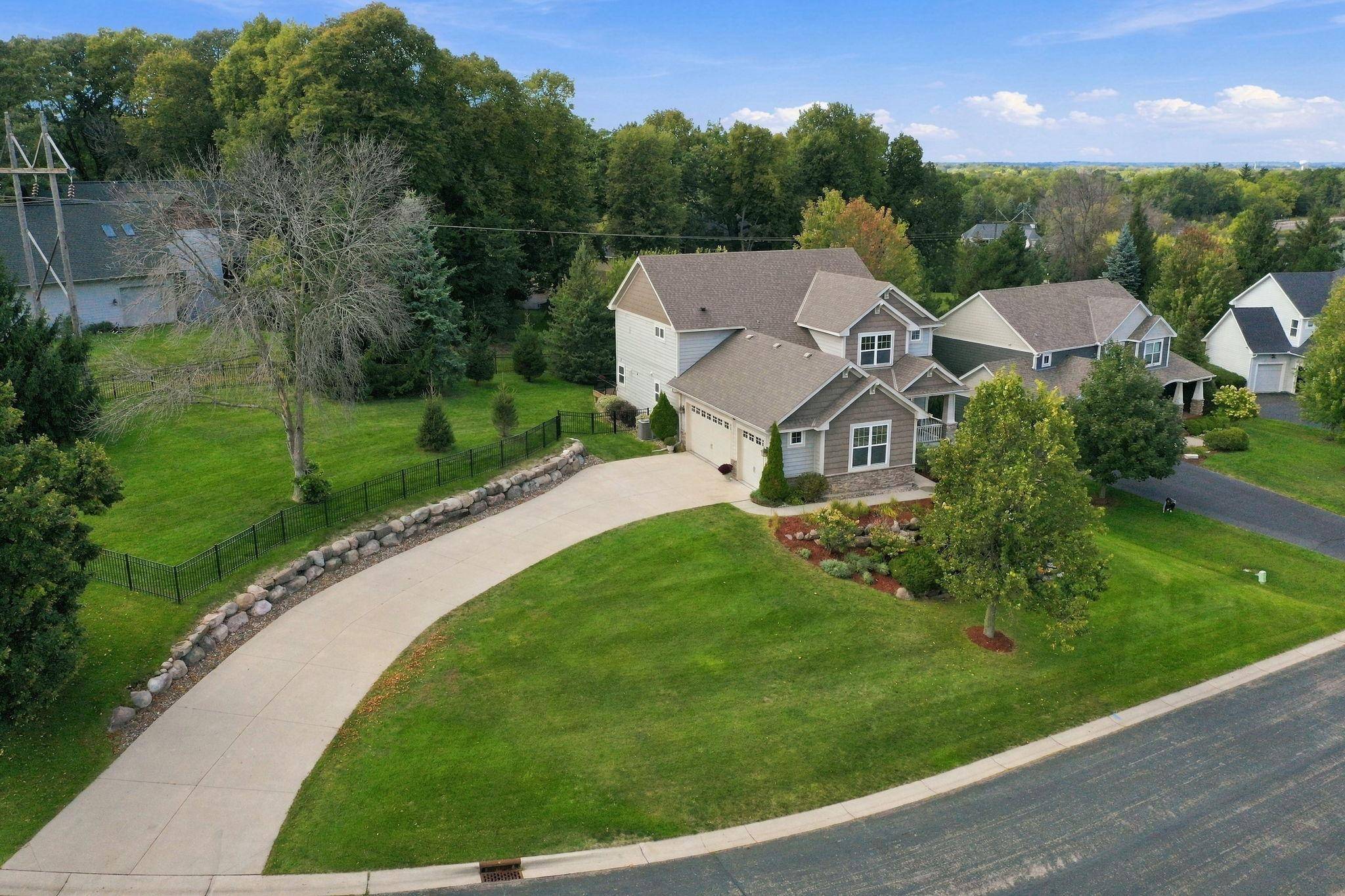 2388 Highover TRL, Chanhassen, MN 55317
