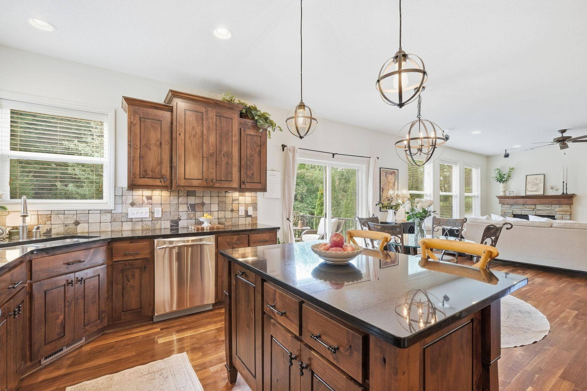 2388 Highover TRL, Chanhassen, MN 55317