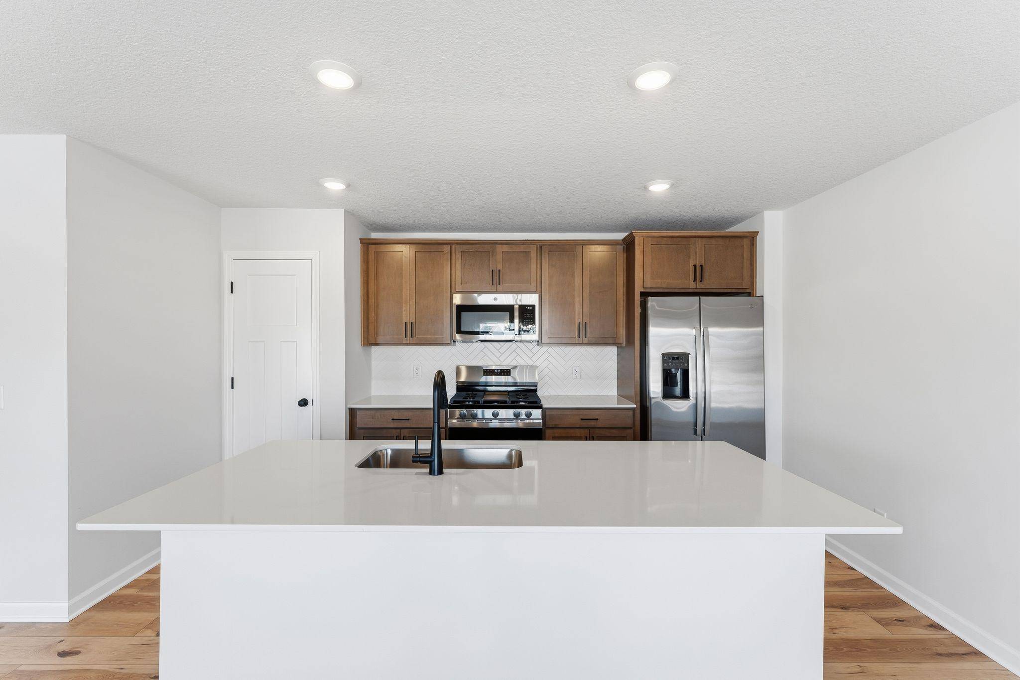 1102 Annagaire Curve, Rosemount, MN 55068