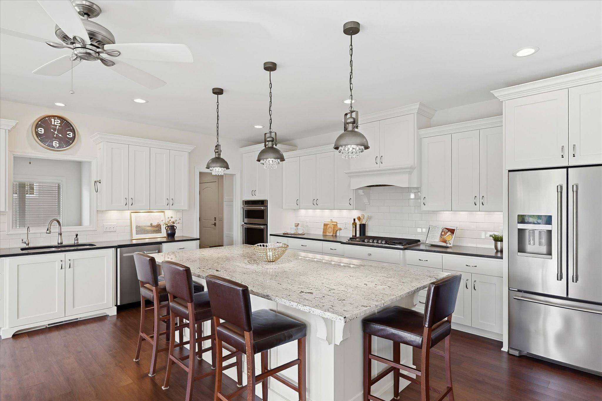 3204 Landon CT, Chaska, MN 55318