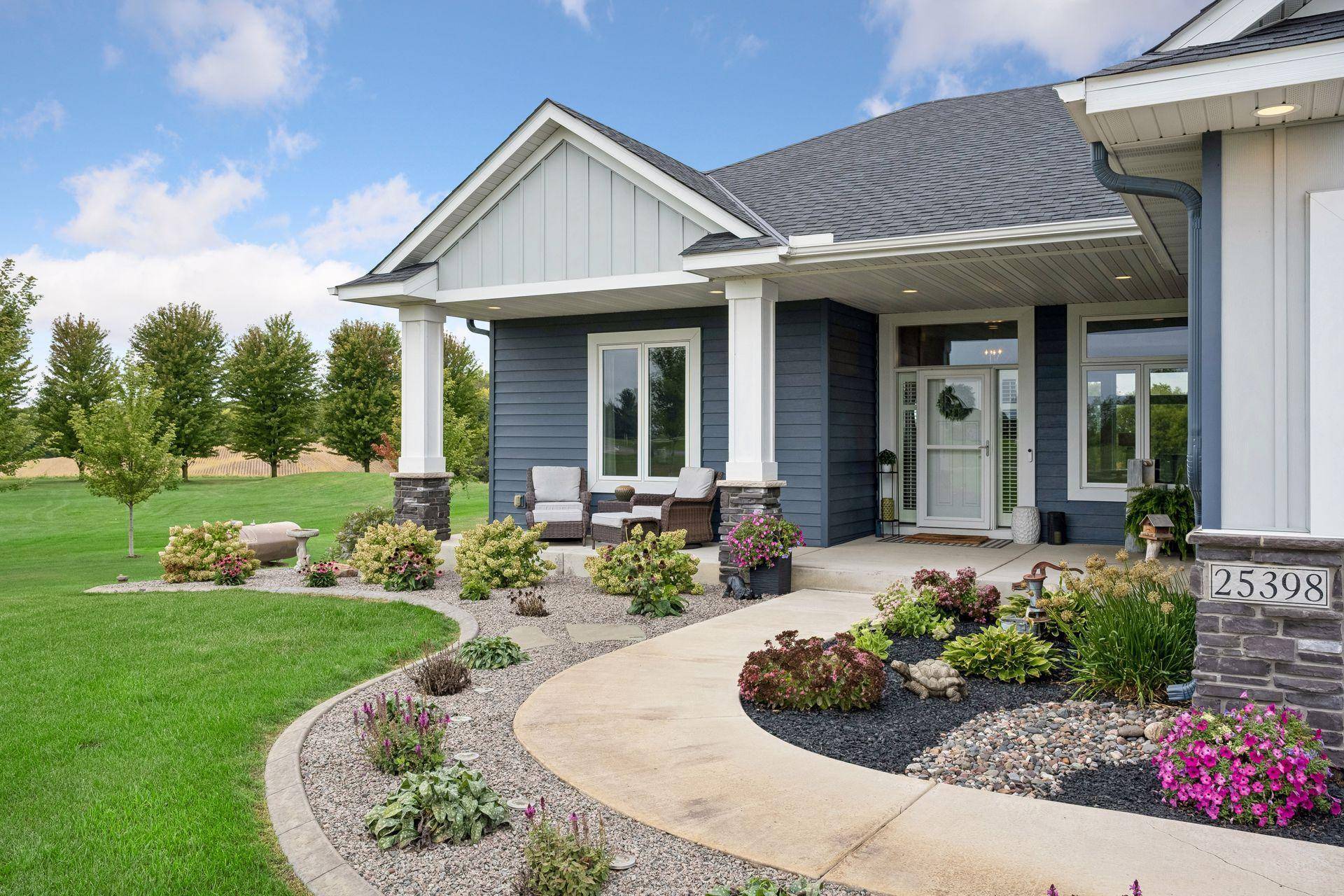 25398 Mardale DR, Rogers, MN 55374