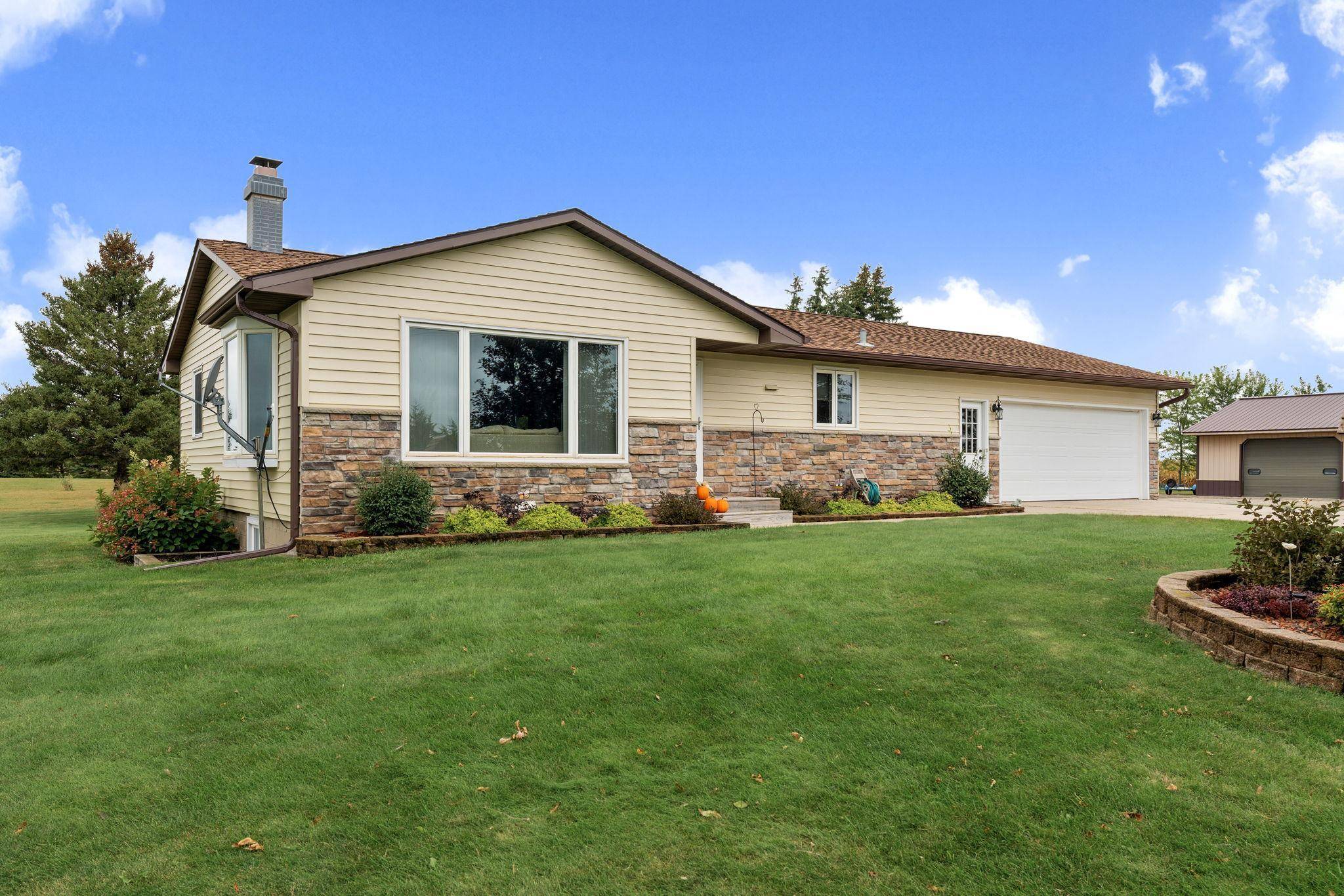 4604 SE 64th AVE, Claremont, MN 55924