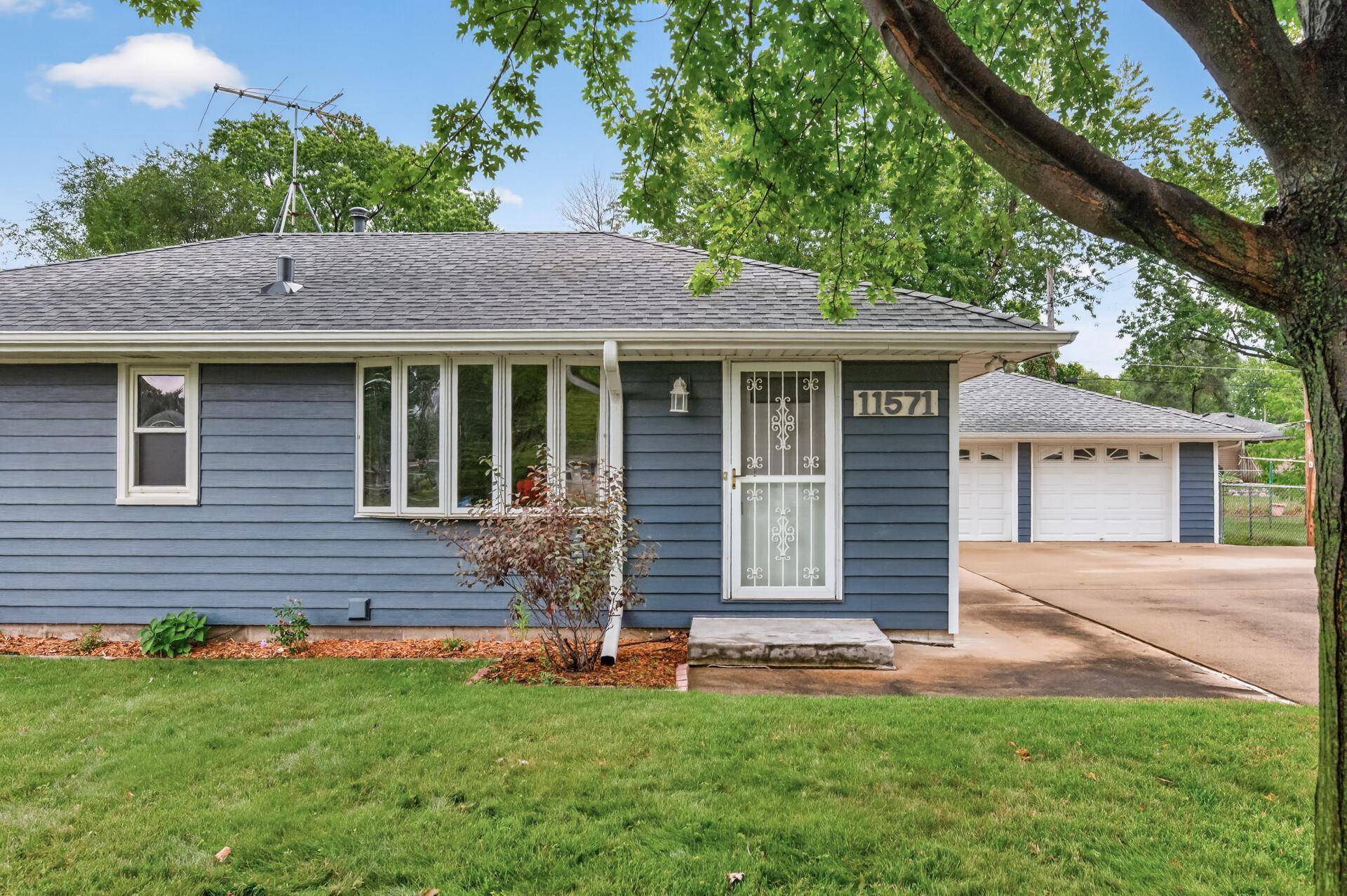 11571 Kumquat ST NW, Coon Rapids, MN 55448