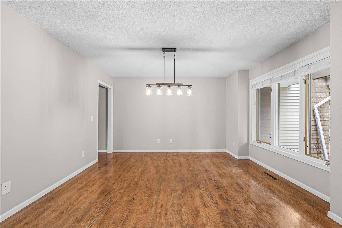 139 Ridge WAY, Mahtomedi, MN 55115