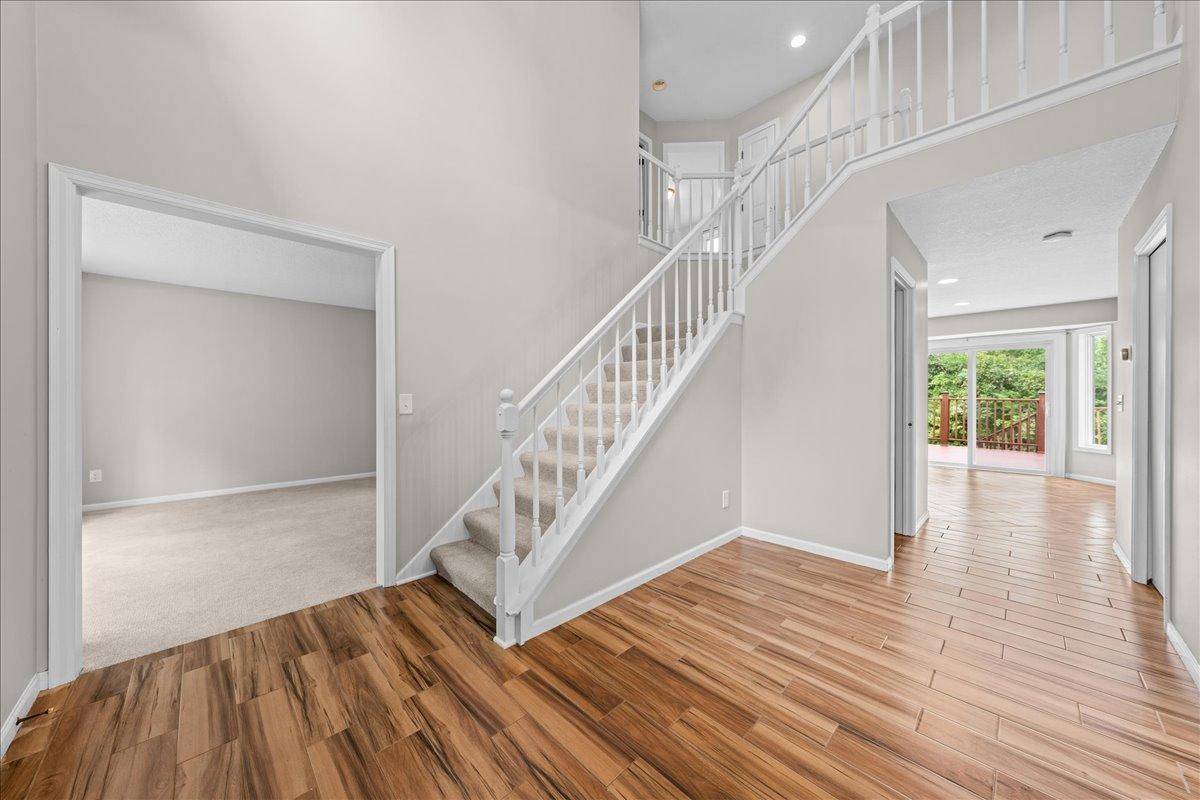 139 Ridge WAY, Mahtomedi, MN 55115