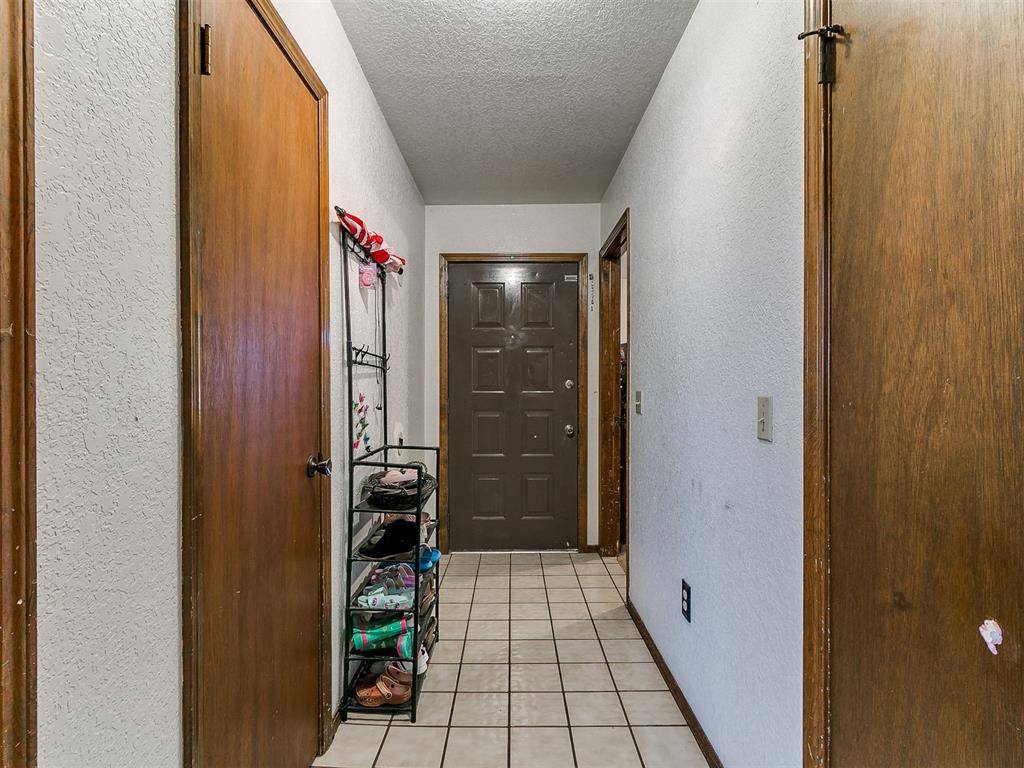 16 Bellgate DR, Yukon, OK 73099