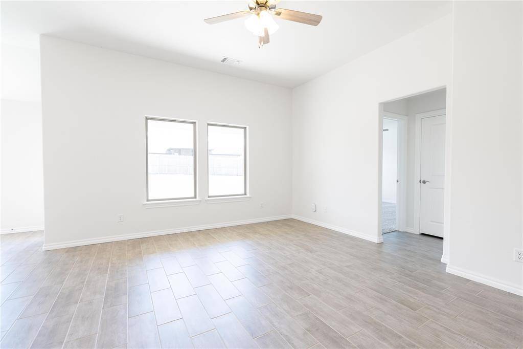 9204 NW 119th ST, Yukon, OK 73099