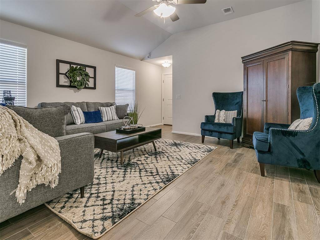 2425 Northcreek LN, Oklahoma City, OK 73128