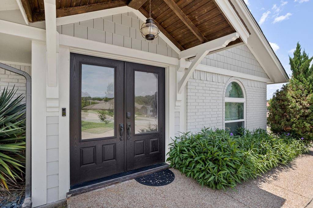 4301 Crescent Drive, De Cordova, TX 76049