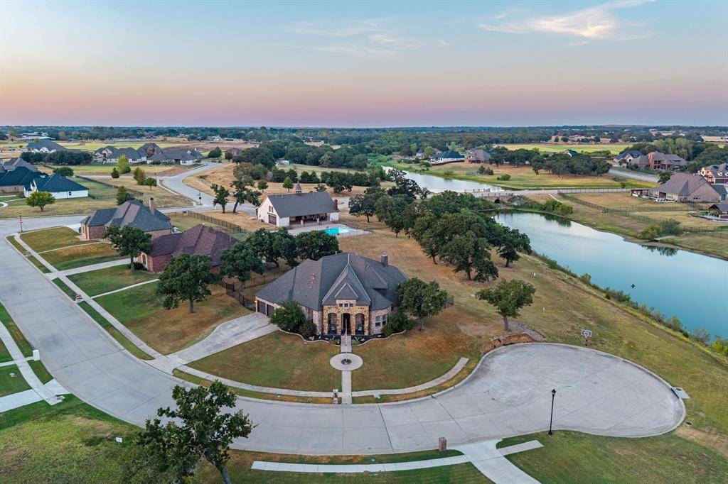 111 Highland Court, Boyd, TX 76023