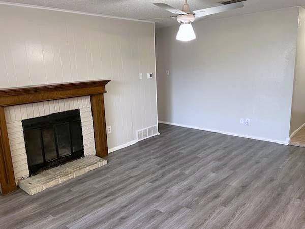806 Phillips Drive, Ennis, TX 75119