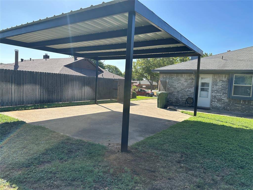 2305 Dalewood Lane, Bedford, TX 76022